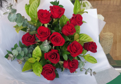 Classic-Red-Rose-Bouquet