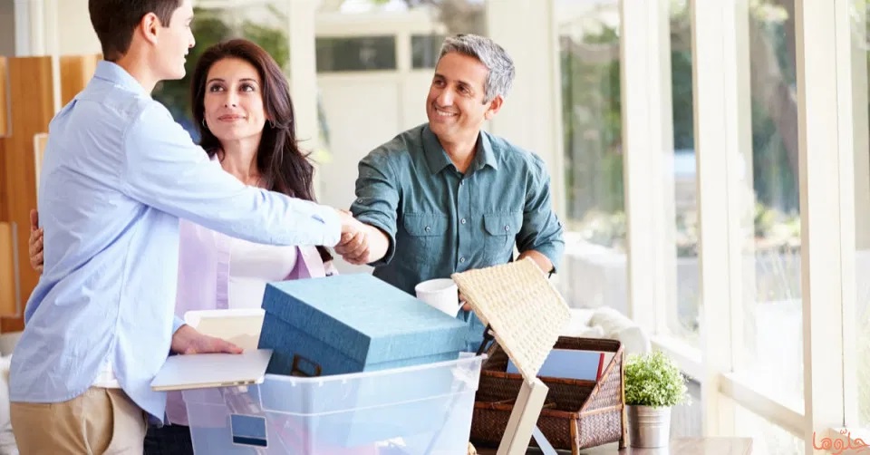 Efficient Packers and Movers in Crossing Republik For